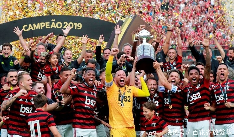 足球比赛中 足球比赛中